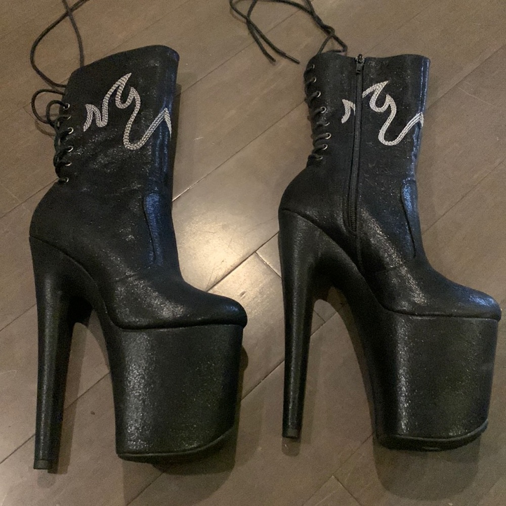 NWOT suede 8 inch heel booties